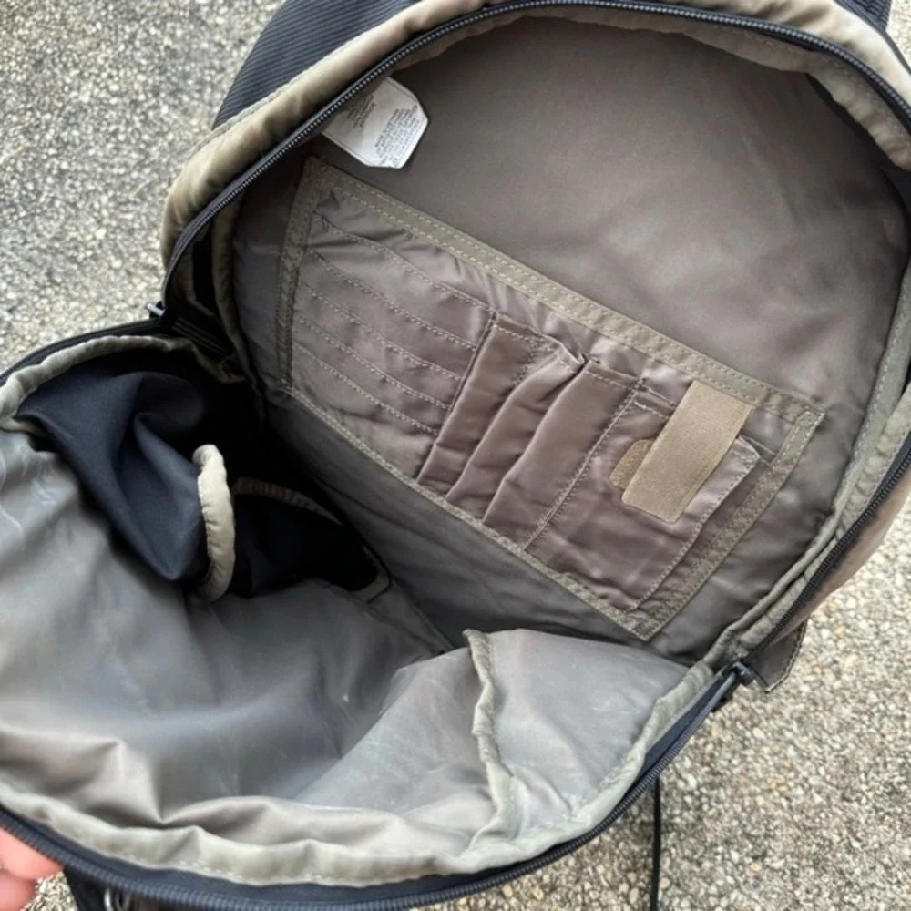 Quiksilver Quilted‎ Backpack Black Travel School Outdoor Bag Vintage